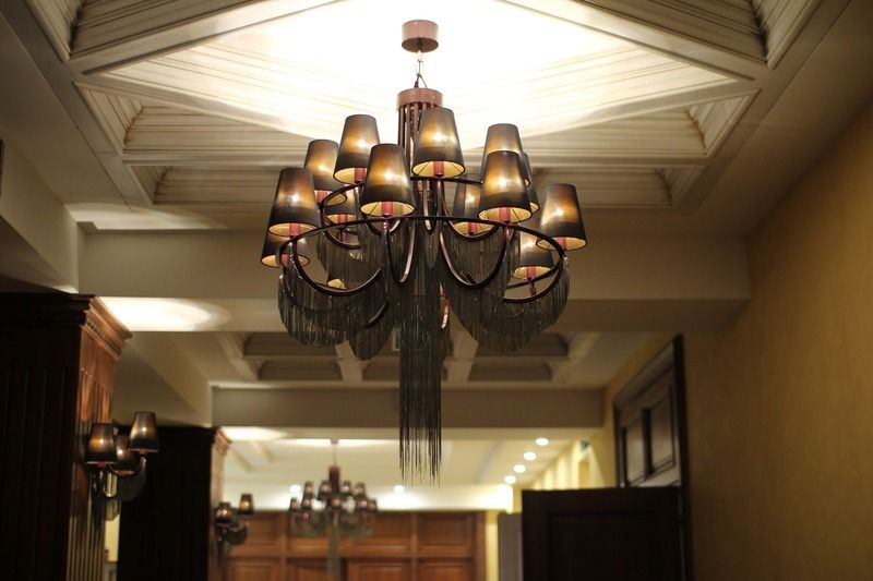 Orion Hotel Bischkek Exterior foto A chandelier