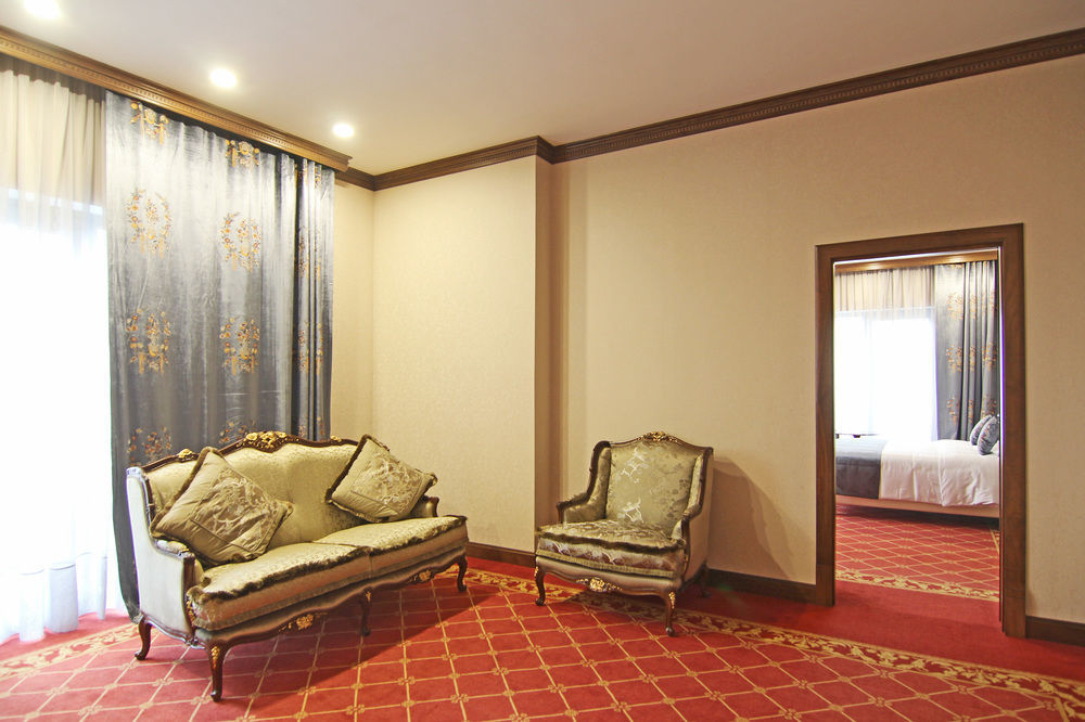 Orion Hotel Bischkek Exterior foto Suite